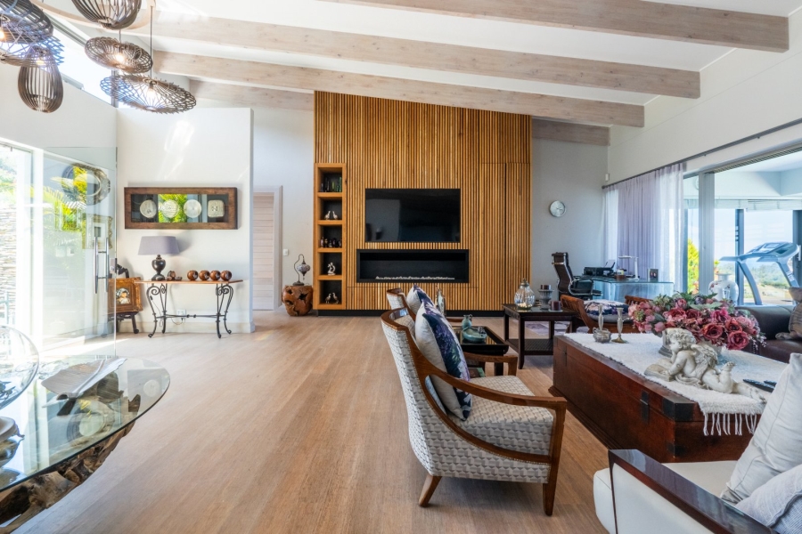 5 Bedroom Property for Sale in Wilderness Heights Western Cape